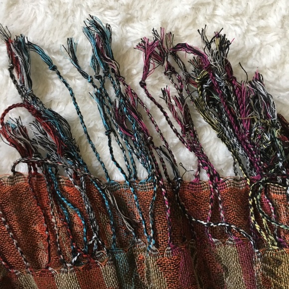 Bohemian woven scarf with tassels multicolor - Picture 4 of 8
